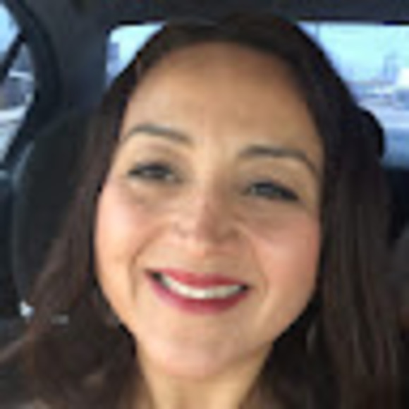 Meet your Posher, Laura - Picture 1 of 1